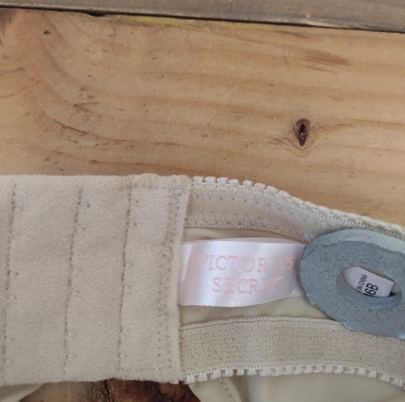 Victoria's Secret Vintage Nude Strapless Underwire Bra Slip Shapewear Size 36B - Picture 9 of 12